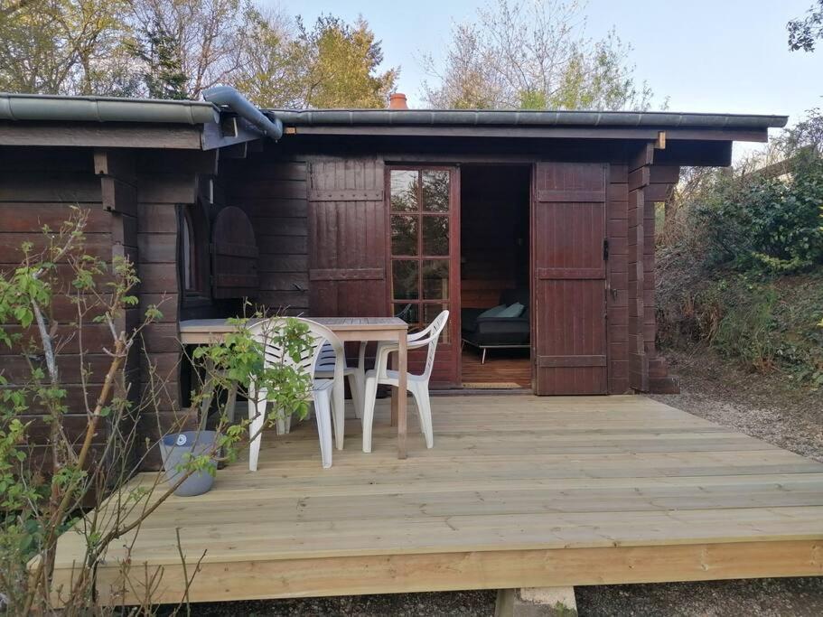 Chalet En Pleine Nature Au Bord D'Un Etang Lanvallay Exterior foto